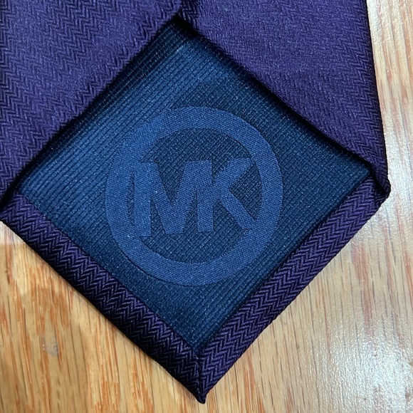 Michael KORS | solid purple tie, 100% silk - Picture 3 of 4